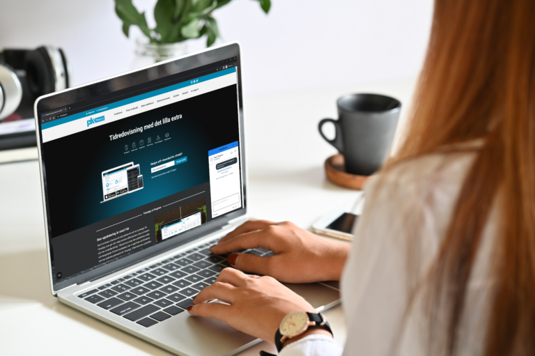 Person som börjar chatta med TimeApp-supporten.